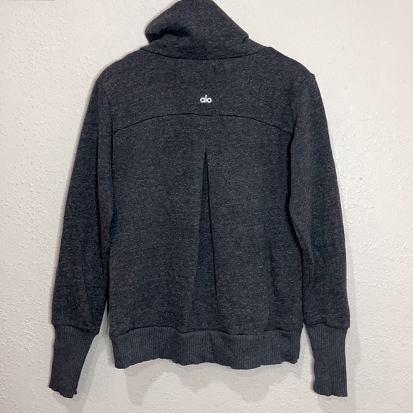 Alo turtleneck sweatshirt size M - Picture 3 of 6